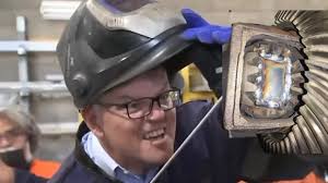 Hey guys ,i broke dis things while kick starting,what is the name of dis  part,whats de plan,welding it back or their spares for it?guys thanks to  every one am now enjoying a