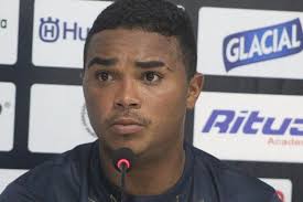 Mantente informado con las últimas noticias, videos y fotos de emerson carioca que te brinda univision | tudn univision. Brazil Winger Emerson Carioca Handed Eight Match Ban After Sparking Riot With Naked Goal Celebration