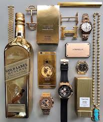 Billionaire Avenues Luxury On Instagram All Gold Friday Essentials Tag Someone That Needs To See This Trucs Pour Hommes Montre Homme Pas Cher Montre