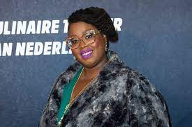 „ik ben haar letterlijk afgevallen, roept shirma dansend, terwijl ze naar een dame naast haar wijst die 57 kilo weegt. Wauw Enorme Mijlpaal Voor Shirma Rouse Bijna 60 Kilo Afgevallen