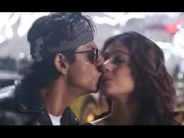 It stars preetika chawla and afzaal khan in the lead roles, with kay kay menon and nagesh bhonsle in supporting roles and shahrukh khan in a cameo. Shahrukh Khan And Kajol Accidental Kiss Youtube In 2021 Shahrukh Khan Shahrukh Khan And Kajol Khan