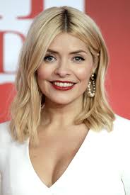 What hair colour does holly willoughby have? Holly Willoughby Hair Secrets What Colour And To How To Get Her Waves Holly Willoughby Hair Caroline Flack Hair Lob Hairstyle