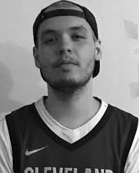 Во спомен на Андреј, бендот ДНК и сите настрадани во Кочани U strašnoj  tragediji koja je pogodila Makedoniju, odnosno Kočane, grad sa nešto više  od 20 000 stanovnika u istočnom dijelu države,