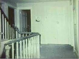 After an uneventful decade living within its walls. Bis Heute Umstritten Der Amityville Horror Mystery