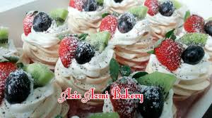 Dalam hati ni, pa benda la yang sedap sangat pavlova ni sebab aku tak pernah try hihi. Order 15 4 16 Pavlova Mini Azie Azmi Bakery Facebook