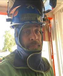 Don't trust a guy called Jerry James, he's a scammer from the USA , just  tried to get a part from him, bells went off he's not in Australia.