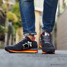 おしゃれは足元から 大人のニュアンス出しは足元のダークカラーで決まり メンズ シューズ 靴 おしゃれ nike 靴