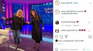 E' stato pubblicato sul profilo instagram di mara venier, il video che le ha girato il marito della conduttrice, nicola carraro che continua a filmarla di. Sabrina Ferilli A Domenica In Fui Scartata Perche Troppo Italica E Mara Venier Le Insegna A Usare Instagram