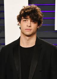 He portrayed jesus adams foster in фостеры (2013), for which he was nominated for a teen choice. Noah Centineo Just Bleached His Beard And His Fans Are Upset