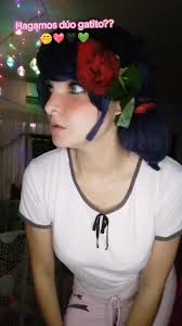 Cosplay de Marinette: Calor y Diversión Nocturna