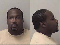 Cops: Aurora man caught with cocaine at courthouse