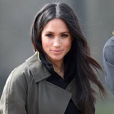 Someone managed to get a quick shot of markle looking to her left and it's in that picture that the duchess appears to have a half head of blonde hair. Meghan Markle Hair Colour Hairstyle Timeline Beauty Crew