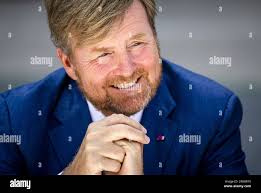 King queen cartoon hi-res stock photography and images