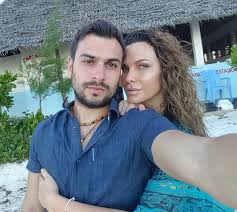 Anna lesko a făcut dezvăluiri despre viaţa de cuplu şi despre motivele care duc, de cele mai multe ori, la despărţire! Anna Lesko And Dj Vinnie Have Separated After 8 Years Of Relationship