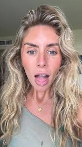 Bonnie Moe's Instagram, Twitter & Facebook