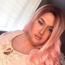 Elizabeth Winters's Instagram, Twitter & Facebook