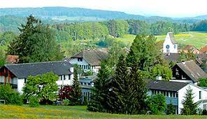 Das haus (25 zimmer, davon 6 bnb), eine oase der ruhe in einer schönen, beschaulichen gegend des zürcher oberlandes, ist von reicher natur und wäldern umgeben. Haus Der Stille Und Einkehr Wildberg Neu Eroffnet