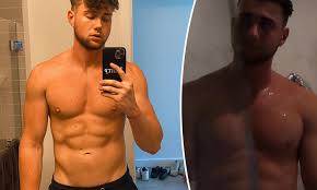 Harry Jowsey shows off his washboard abs as he becomes the latest reality  star to join OnlyFans | Daily Mail Online