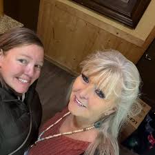 To the tall brunette with near the perfect body that farted in the bread  section @ Albertsons