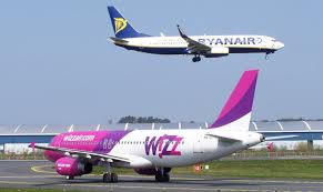 Din 29 octombrie 2017, wizz air introduce o nouă politică de bagaje. Wizz Air Èi Ryanair SchimbÄ Politica De Bagaje Cat Vei PlÄti De Acum