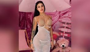 Get access to Bia Miranda's private files