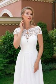Morilee dresses are one part whimsical, two parts unique, and always magical! Brautkleidschnitte Hochzeitsrausch Brautmoden