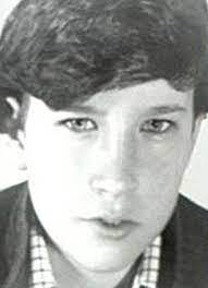 Anderson hays cooper is an american broadcast journalist and political commentator. Anderson Cooper Flashes His Fashion Credentials At Cfda Awards By Announcing He Was A Child Model Daily Mail Online