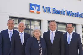 Darüber hinaus bietet es viele weitere. Vr Bank Westkuste Eg Fusion Von Vr Bank Westkuste Und Raiffeisenbank Handewitt Unter Dach Und Fach