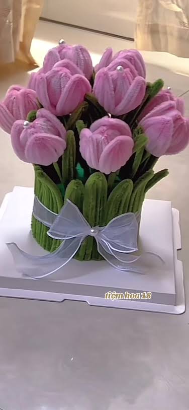 Chiếc Bánh Sinh Nhật từ Bông Hoa Kẽm Nhung