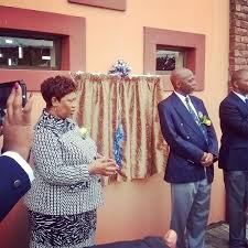 Zuma trakk seg som sørafrikansk president i februar 2018 og visepresident cyril ramaphosa ble utpekt som hans. 1city News On Twitter Minister Of Basic Education Angie Motshekga Natu President Sphosethu Ngcobo And Vice Pres Allen Thompson Madadeni Http T Co Zob0wrfexx
