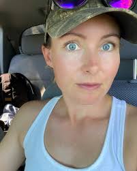 𝐁𝐞𝐢𝐧𝐠 𝐖𝐞𝐢𝐫𝐝 "𝑀𝑦 '𝑛𝑜𝑟𝑚𝑎𝑙' ℎ𝑎𝑠 𝑐ℎ𝑎𝑛𝑔𝑒𝑑, 𝑎𝑛𝑑  𝑖𝑡'𝑠 𝑚𝑎𝑑𝑒 𝑚𝑒 𝑎 𝑏𝑖𝑡 … 𝑤𝑒𝑖𝑟𝑑. 𝐼𝑡'𝑠 𝑛𝑜𝑡  𝑠𝑜𝑚𝑒𝑡ℎ𝑖𝑛𝑔 𝑎𝑡 𝑡ℎ𝑒 𝑓𝑜𝑟𝑒𝑓𝑟𝑜𝑛𝑡 𝑜𝑓 𝑚𝑦 𝑚𝑖𝑛𝑑;  ℎ𝑜𝑤𝑒𝑣𝑒𝑟, 𝑠𝑝𝑒𝑛𝑑𝑖𝑛𝑔 𝑠𝑢𝑚𝑚𝑒𝑟 ...