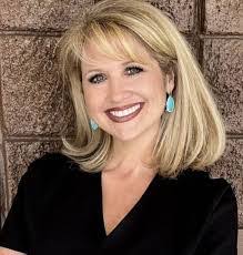 Liz Fidler's Instagram, Twitter & Facebook