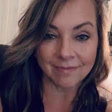 Shelly Dobbins's Instagram, Twitter & Facebook