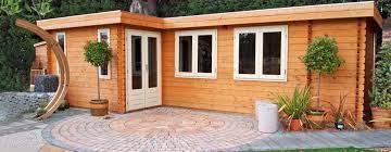 Desain rumah kayu minimalis | sebuah rumah hunian yang sekarang banyak bermunculan yaitu dengan mengangkat konsep etnik tradisional, dengan bagi anda yang ingin membangun rumah kayu minimalis, dibawah ini saya berikan beberapa tips dalam mendesain rumah kayu minimalis. 8 Rumah Kayu Murah Untuk Keluarga Kecil Homify