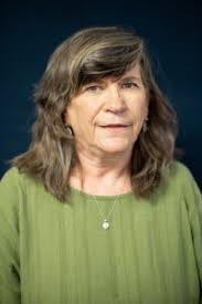 Carolyn Caples's Instagram, Twitter & Facebook