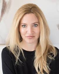 Carissa Newman's Instagram, Twitter & Facebook