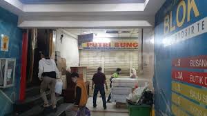Maybe you would like to learn more about one of these? Ppkm Darurat Pasar Tanah Abang Blok A B Dan F Tutup Kecuali Blok G Suara Jakarta