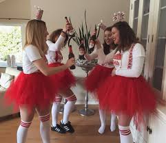 Gruppen Kostume Selber Machen Die Besten Diy Ideen 2020 Maskerix De In 2020 Karneval Kostum Selber Machen Karneval Kostum Damen Kostume Selber Machen
