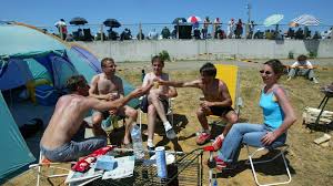 2021 le mans 24 hours motos to be staged behind closed doors. 24 Heures Motos Soleil Et Temperatures Estivales Pour La 42e Edition Au Mans