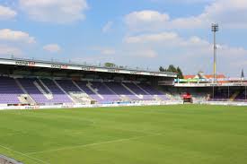 Der vfl osnabrück nutzt die ungeplante zwangspause wegen des neuartigen coronavirus für ausbesserungsarbeiten am spielfeld im stadion an der bremer brücke. Datei Vfl Osnabrueck Osnatel Arena 14 Jpg Wikipedia