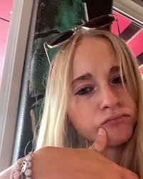 Heyy! My name is Molly Benton and I'm 100% committed to UMKC next fall. I'm  from the Chicago suburbs but live in the KC area now. I love sports,  hanging with friends,