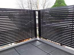 Vertical railings are common in many homes. Adorable Cool Wonderful Nice Fantastic Horizontal Deck Railing With Aluminum Slat Deck Railing Concept Design W Deck Privacy Deck Railings Rooftop Patio Design