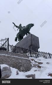 Salavat çekmek ve salavat getirmek müslüman olmanın bir gereğidir. Salavat Yulaev Image Photo Free Trial Bigstock