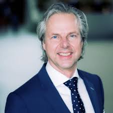 It is with great pleasure to announce that per 1st January 2023 I will take  over from Erwin Smit the role as RM-leader (responsible for major accounts)  and will become a member