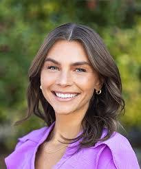 Jennifer Birk's Instagram, Twitter & Facebook