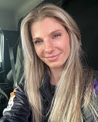 Shelby Briscoe's Instagram, Twitter & Facebook