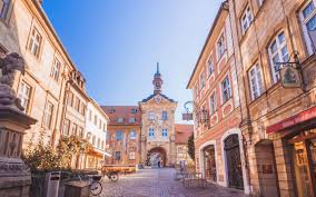 A focal point in the network of metropolitan regions. 4 Sterne Superior Hotel Welcome Hotel Villa Geyersworth