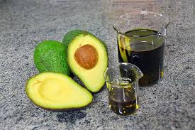 Assim como o azeite de oliva, o óleo de abacate está desfrutando de um alto nível de popularidade. Azeite De Abacate Atenua Males Causados Pela Obesidade Aponta Tese Unicamp