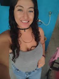 Leslie Noemi León Ma (@lelizi0)