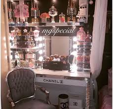 Makeup vanities can cost a pretty penny, but you don't have to break the bank to pamper your glamour girl. Makeup Themed Room Saubhaya Makeup